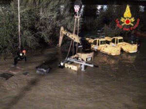 firenze_recupero_lungarno_serristori_macchinari_2016_11_06__1